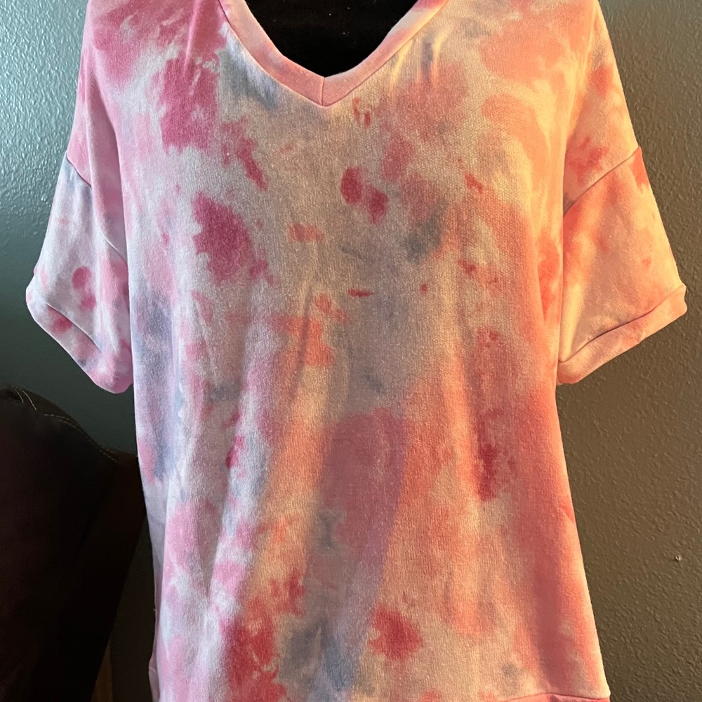 V neck tie dye top
